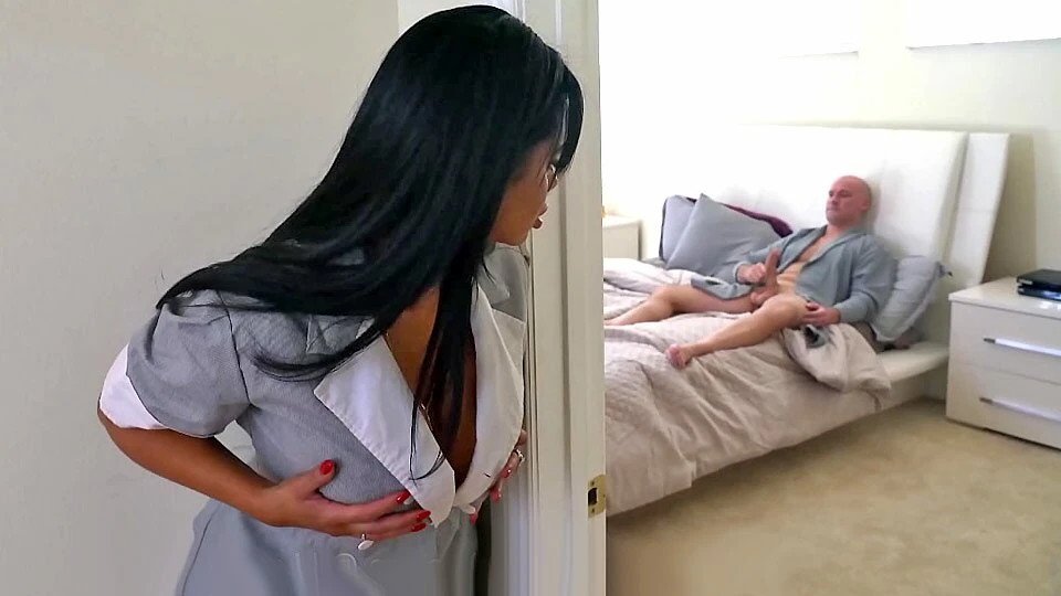 Camsoda – Mary Jean busted Maid has to polish big dick