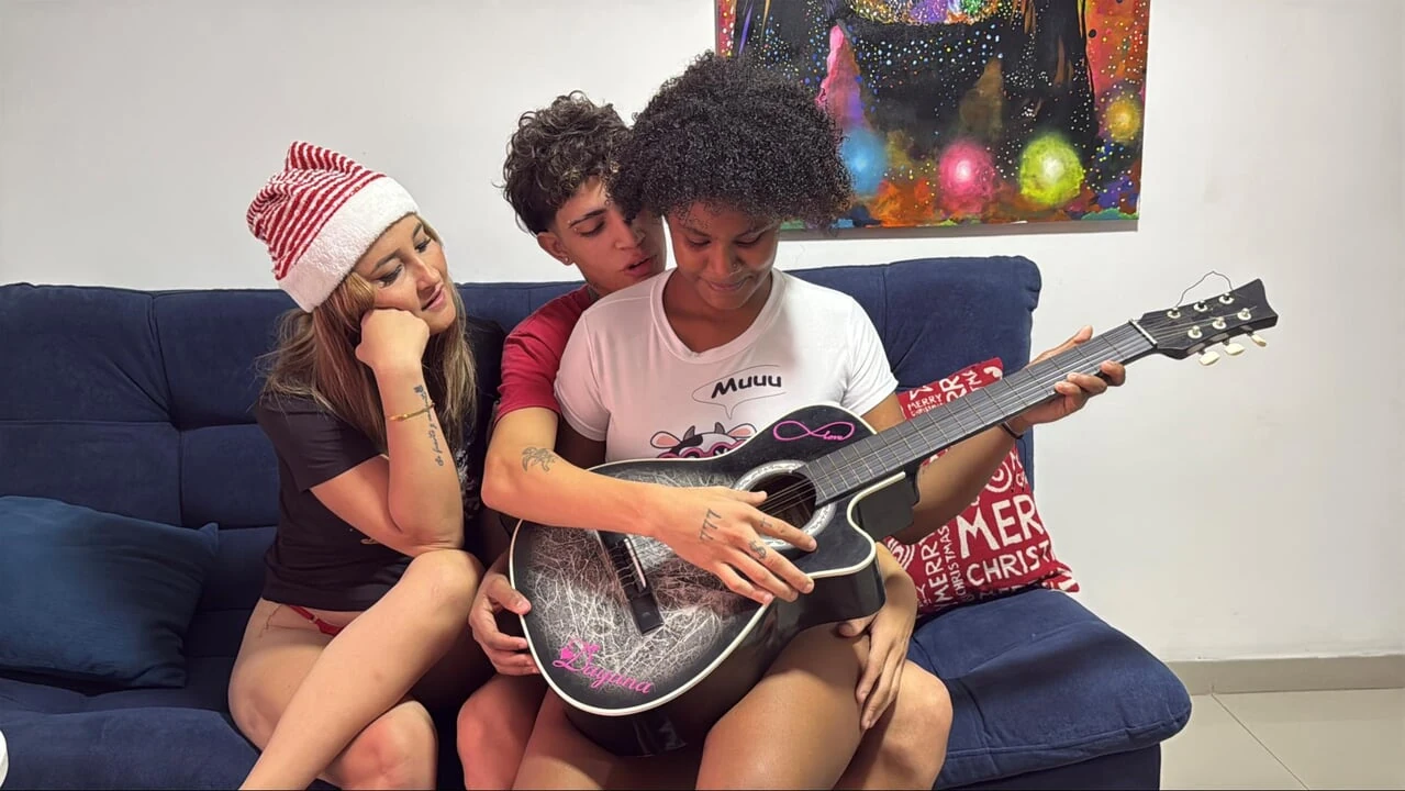 I fulfill my greatest fantasy, my sexy stepmom and ebony stepsister hard. INTERRACIAL SEX-.