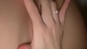 Me masturbo a tu nombre y rico squirt