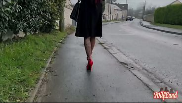 Amy et Angela, deux bombes atomiques, se mangent la chatte