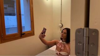 Carita de angel con enormes tetas naturales me hace una cubana y despues la follo duro POV Ewe Sweet