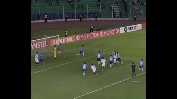 Negão metendo na boliviana