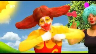 Palhaço gozado safado cantando gostosamente