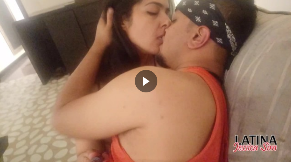 Jessica kissing her film producer