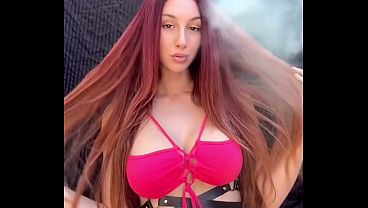 Artemisia Love hot smoking session outdoor