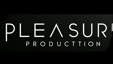 DOIS AMIGOS FAZ UMA DESPEDIDA DE SOLTEIRO COM A GOSTOSA DO JOB