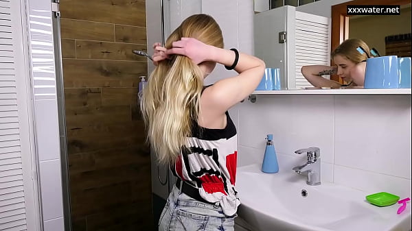 Bathroom hottest babe erotics with Irka