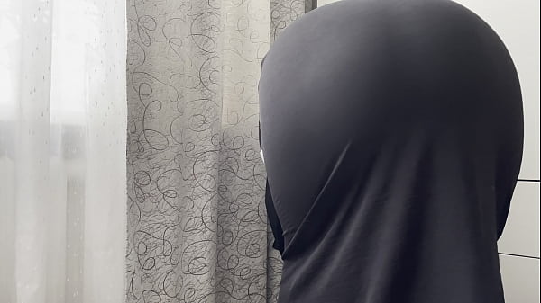 Friend’s Arab wife showed her ass and pussy on camera