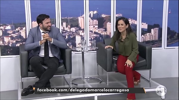 ISABELE BENITO COM A CALÇA MARCANDO BEM A PIRIQUITA