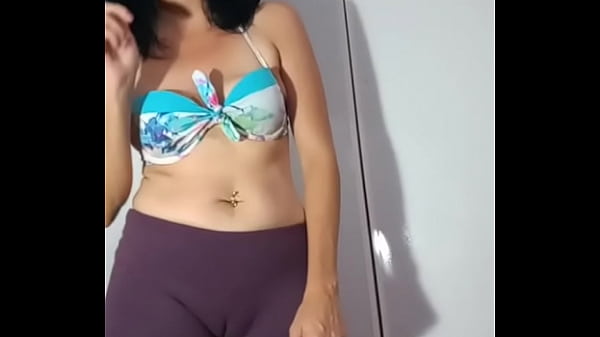 Milf bailando con cameltoe