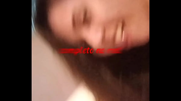 EU E MEU MARIDO USANDO UM SOLTEIRO SUBMISSO NO MENAGE COM BI