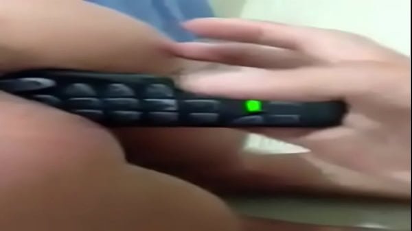 Israeli Girl Hen Tal, Get a remote in her pussy while screaming ×—×Ÿ ×˜×œ ×“×•×—×¤×ª ×©×œ×˜