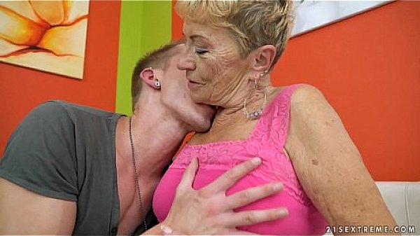 Old granny fucks the young mechanic – Lusty Grandmas
