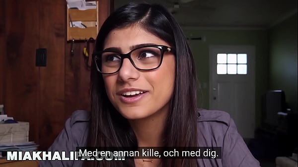 MIA KHALIFA – Interracial Sex med ledsen arabisk flicka och välutrustade afroamerikanska killar