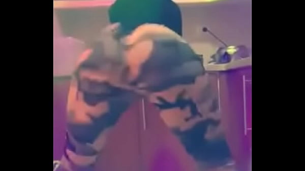 Twerk Kallashi (Donjeta Kosumi)